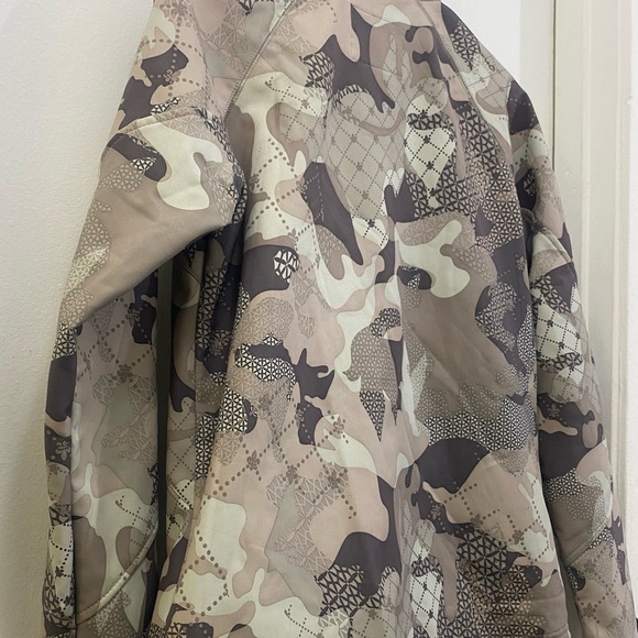 Camouflage Women's Jacket - Picture 2 of 11